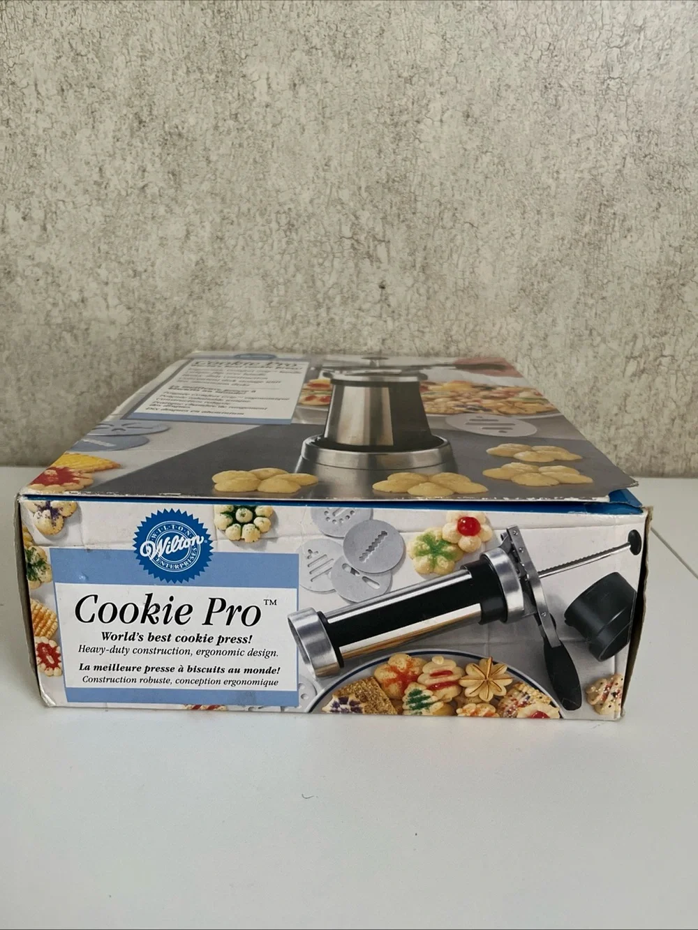 Wilton Cookie Pro Cookie Press 2104-4002 Stainless Barrel 10 Disks Spritz Maker